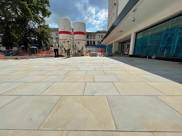 Kings Square with Forest of Dean mixed colour paving