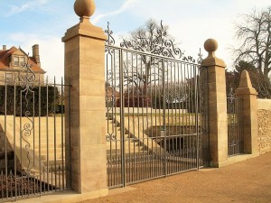 Pedimented Driveway - Oxfordshire