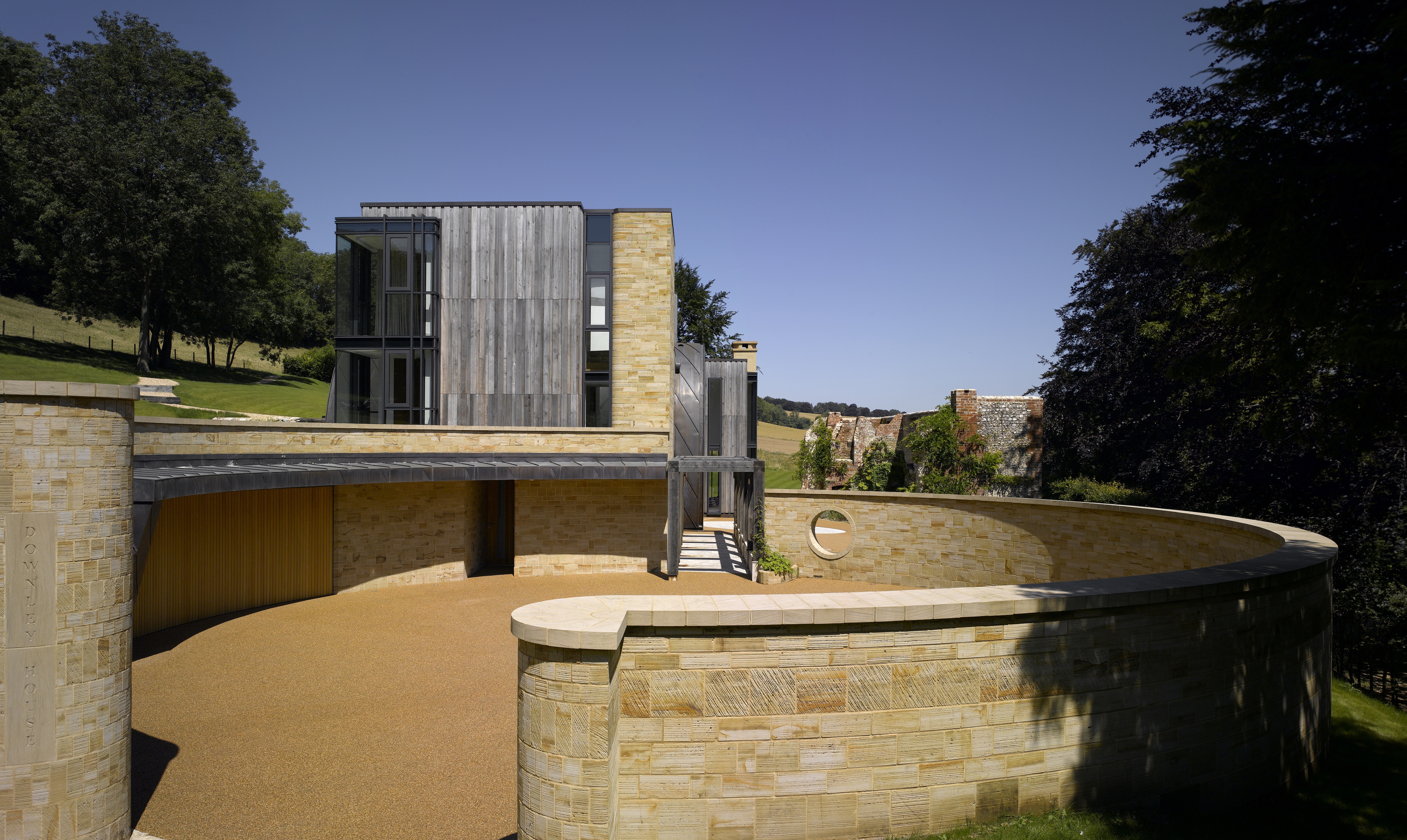 Award Winning Private Residence - Southdowns National Park – Wealden Sussex Sandstone Course Tooled Walling 