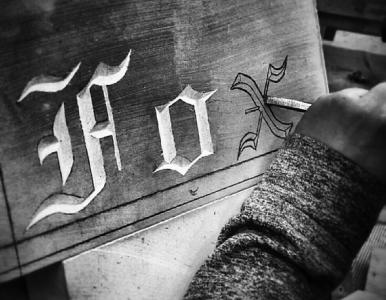 Moulton lettercutting