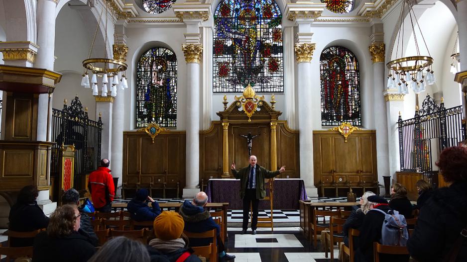 Harry Mount leading a walking tour of Wren’s City Churches