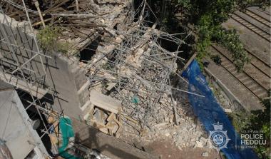 wall and scaffolding after the collapse