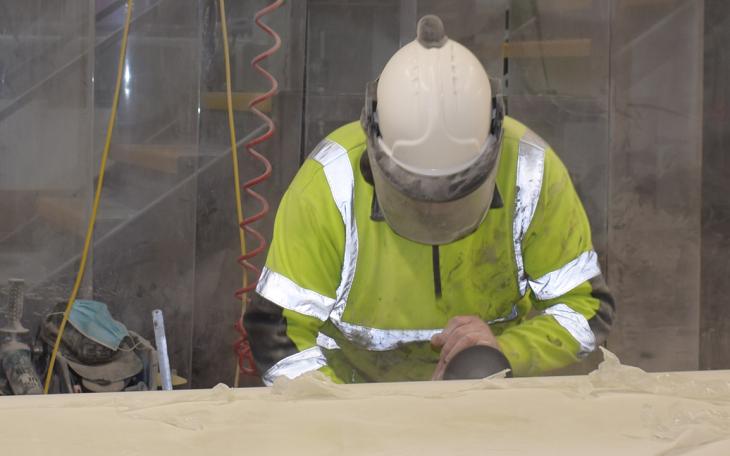 Polishing the edge of a worktop