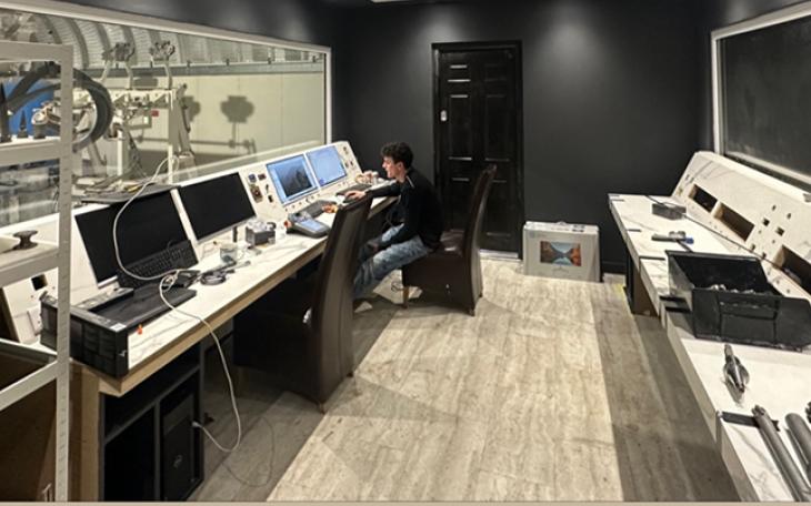 Stevie in 'Mission Control'