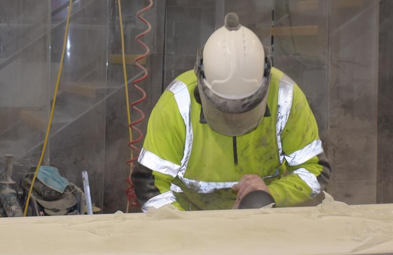 Polishing the edge of a worktop